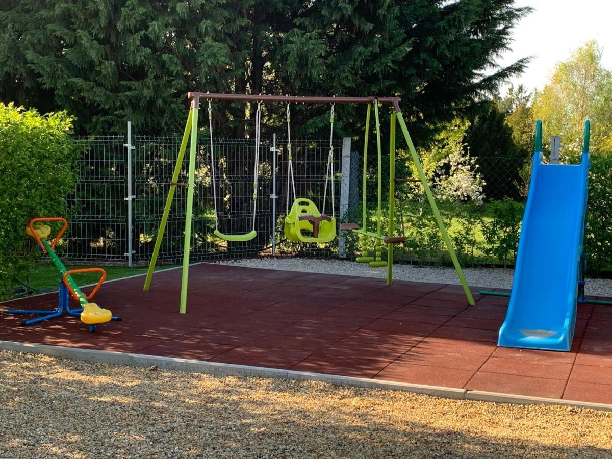 Fullhouse Apartmanhaz Zamardi Bagian luar foto