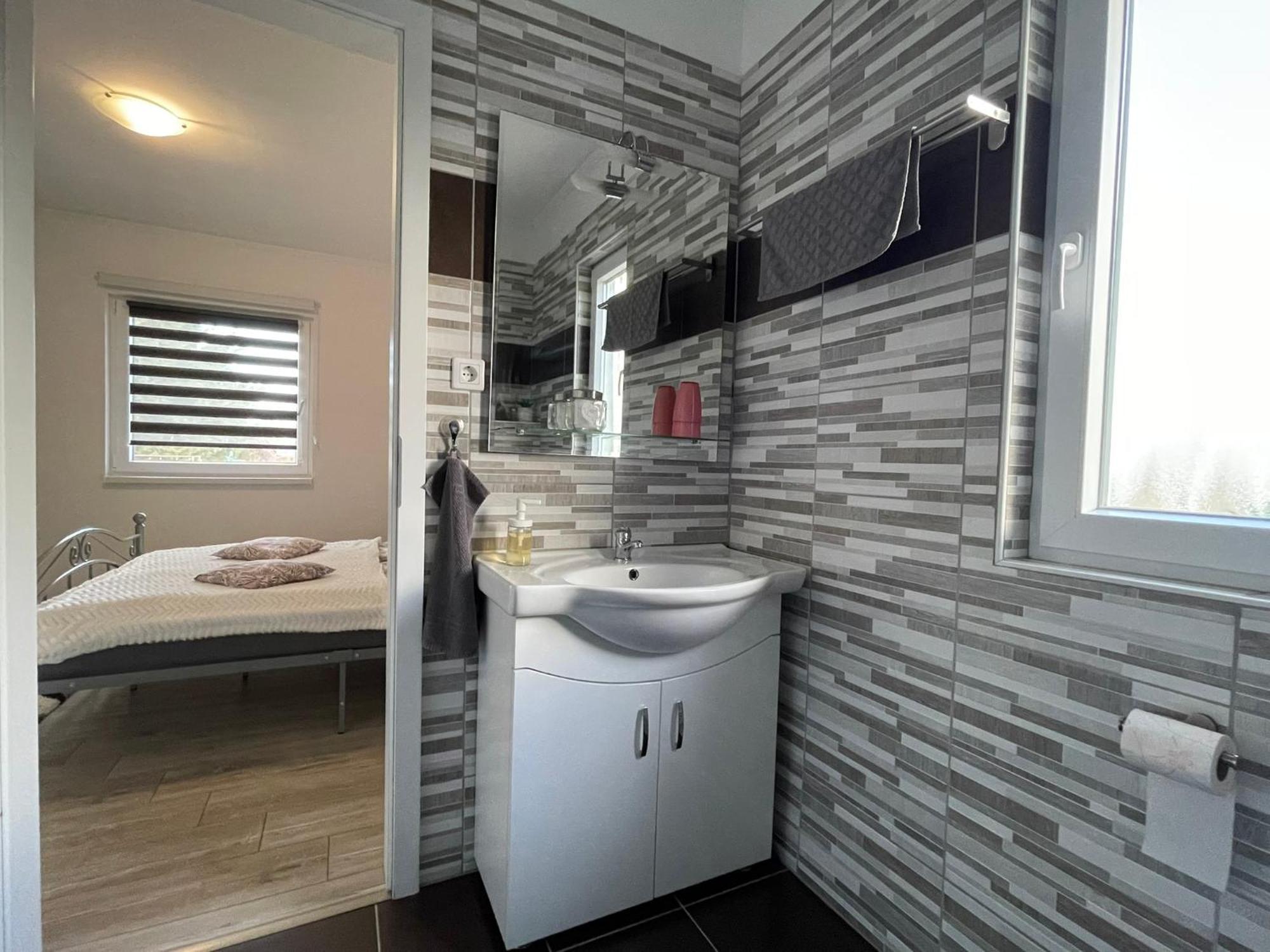 Fullhouse Apartmanhaz Zamardi Bagian luar foto