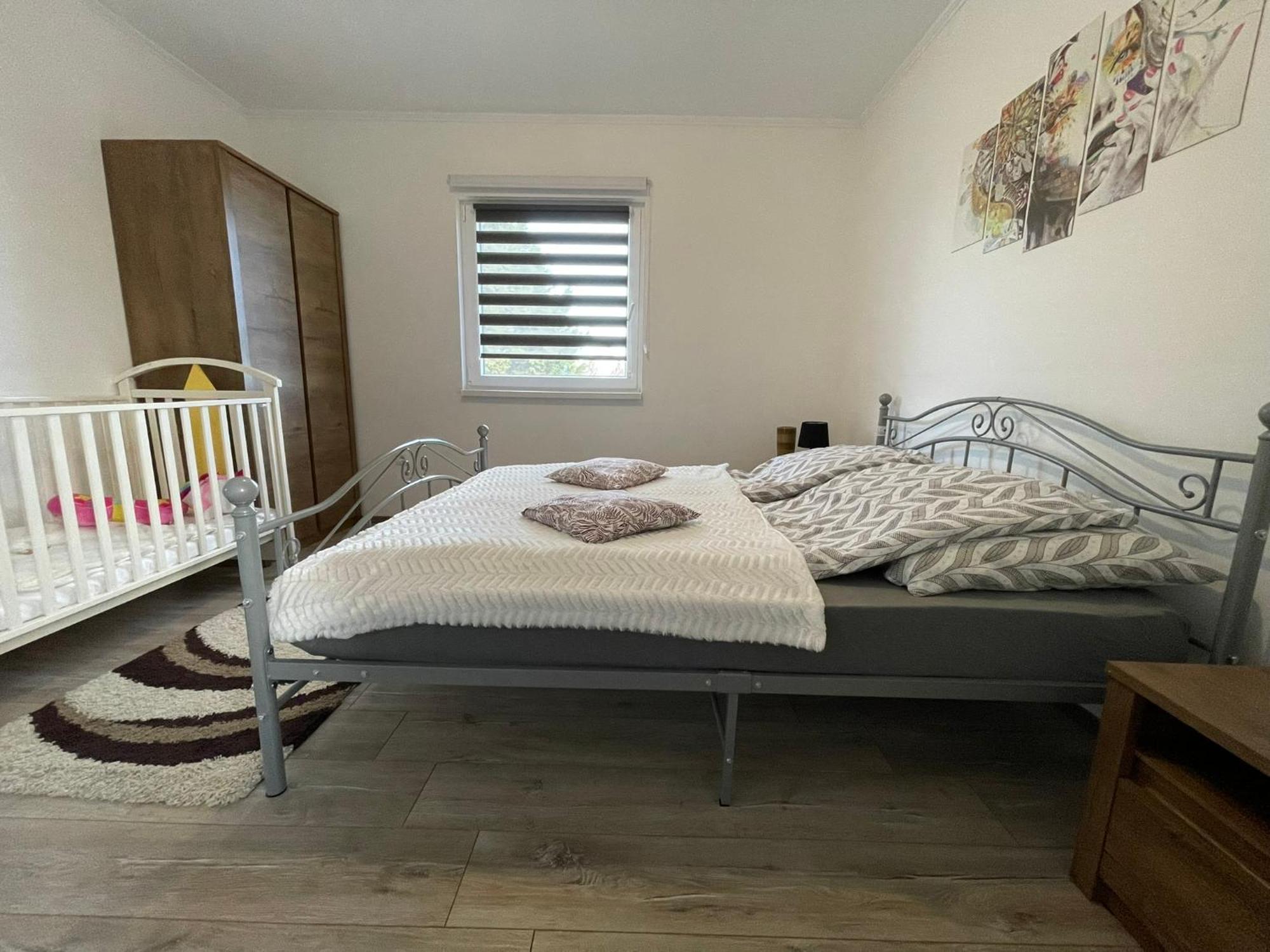 Fullhouse Apartmanhaz Zamardi Bagian luar foto