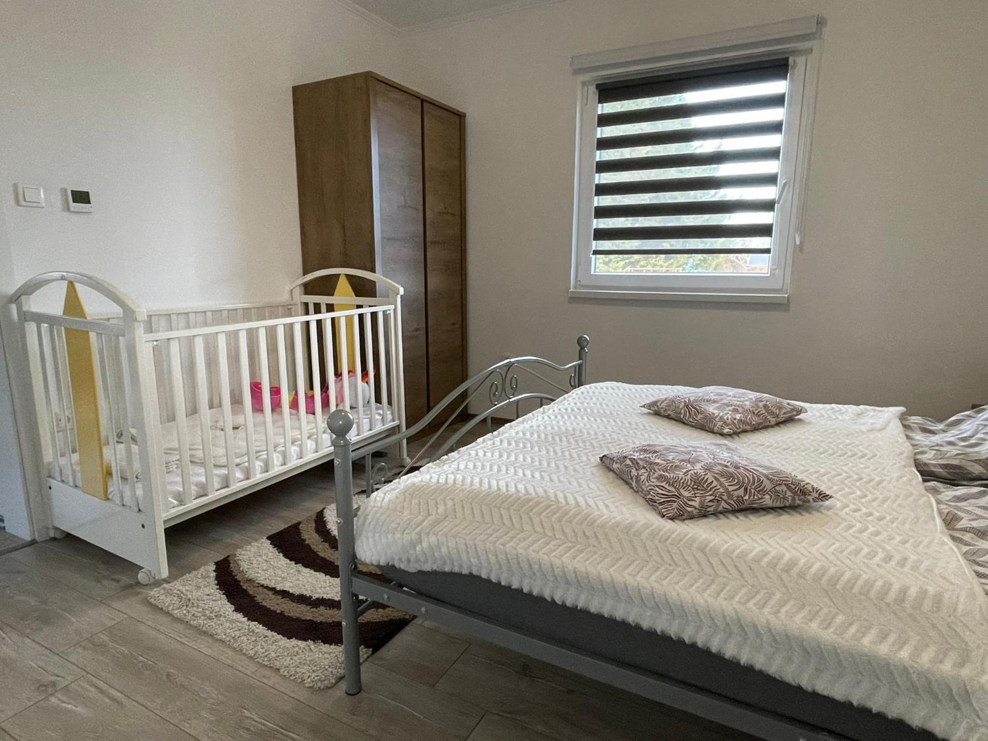 Fullhouse Apartmanhaz Zamardi Bagian luar foto