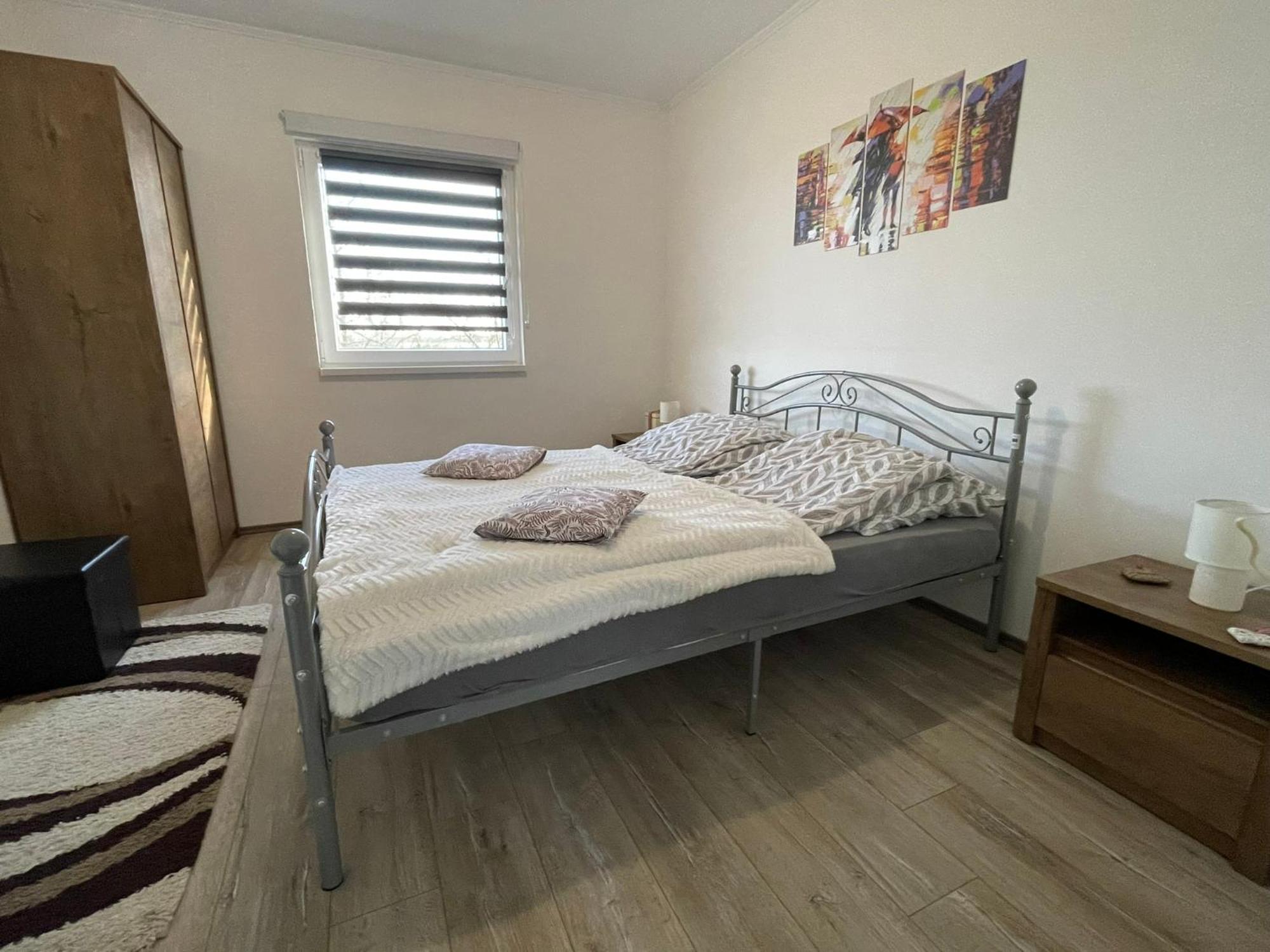 Fullhouse Apartmanhaz Zamardi Bagian luar foto