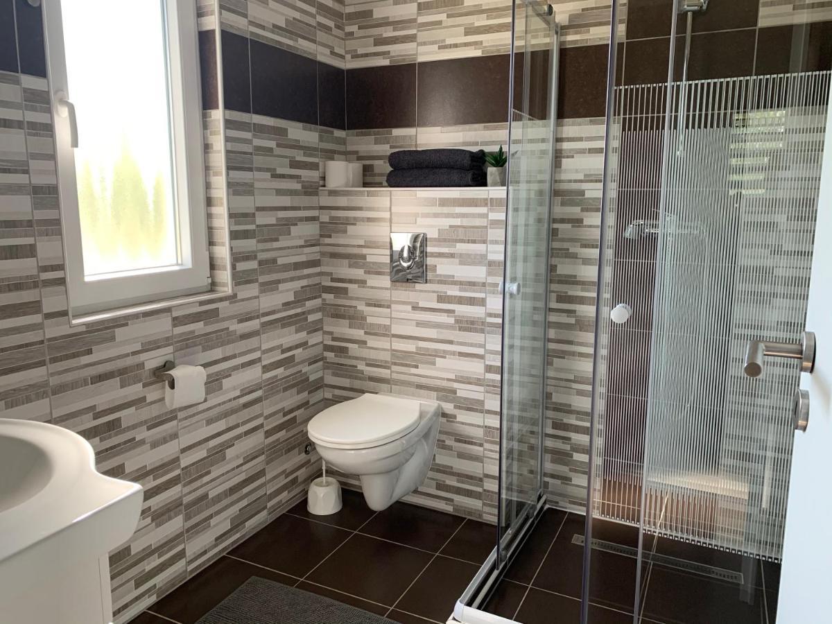 Fullhouse Apartmanhaz Zamardi Bagian luar foto